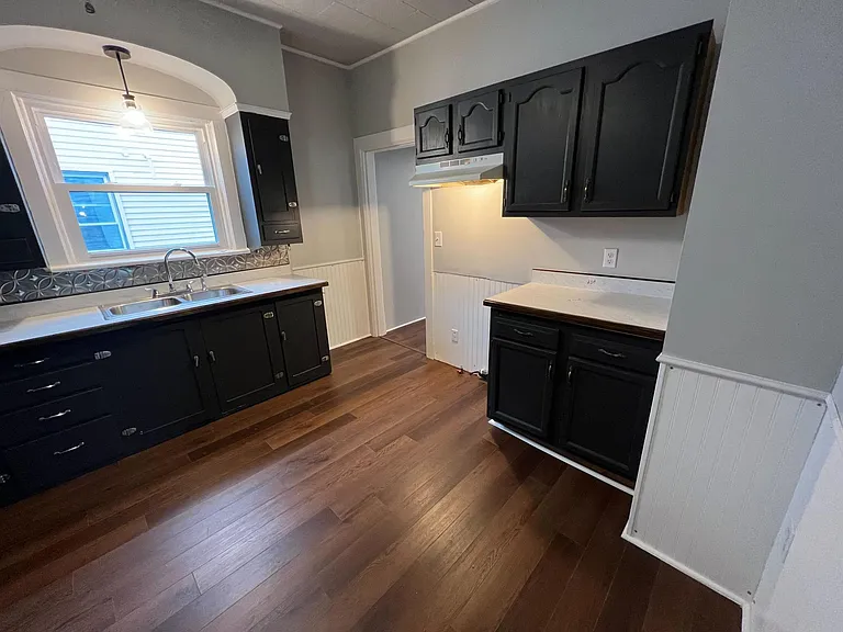 210 N Gilbert St — Photo 3