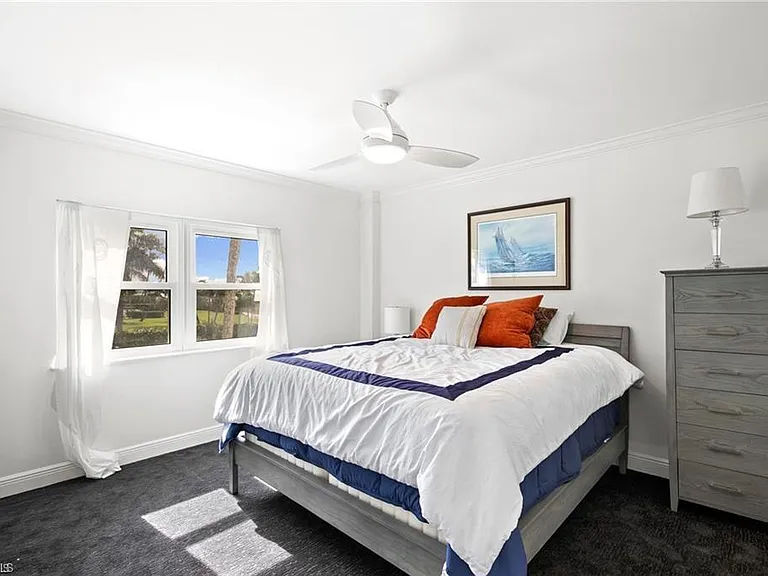 240 Seaview Ct #211 — Photo 9