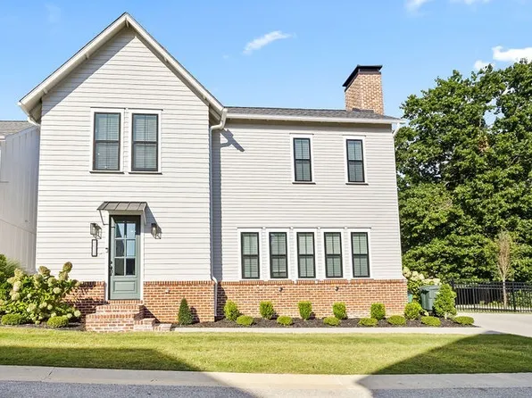 2638 N Wallis Aly, Fayetteville, AR 72703