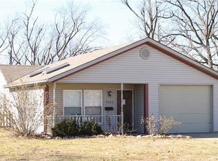 5722 Rosehill Rd, Shawnee, KS 66216