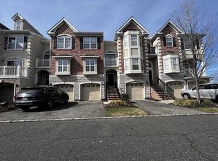 24 Mallard Pl #24, Secaucus, NJ 07094