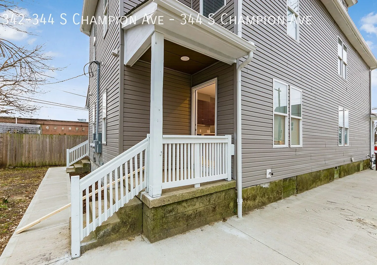 Large 4 Bed 2.5 Bath! — Photo 2
