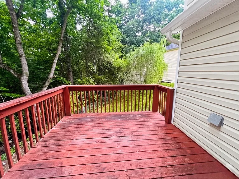 204 Hillcrest Rdg — Photo 8