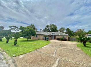 101 Meadow Woods Ln, Niceville, FL 32578