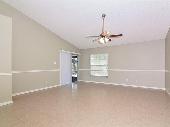 2nd image of 1640 Spinningwheel Dr