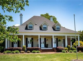 3674 River Rd, Hickory, NC 28602