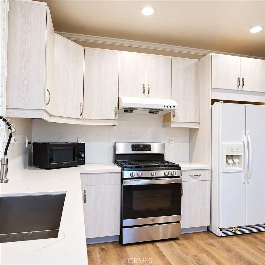 3 bed, 1464 sqft, $3,500 — Photo 4