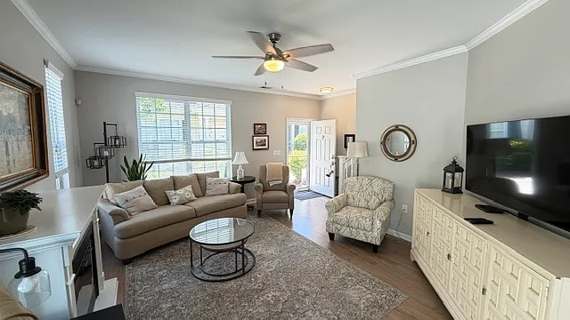 1028 Grace Hill Dr — Photo 4