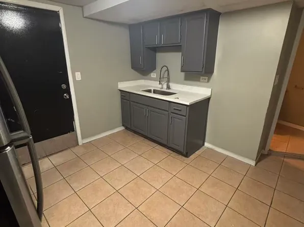 3834 W Polk St #3, Chicago, IL 60624