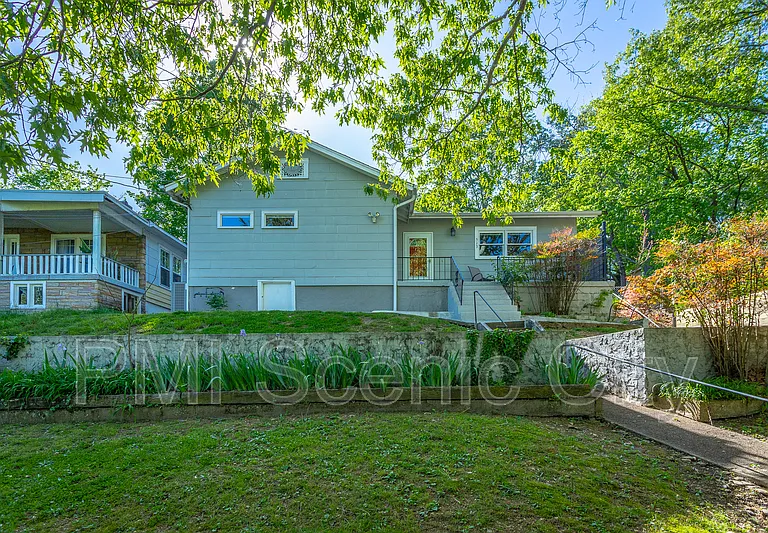 513 Lytle St — Photo 1