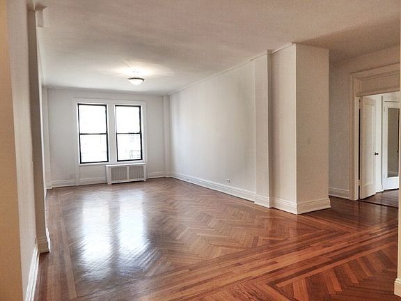 4th image of 680 W End Ave #3D1
