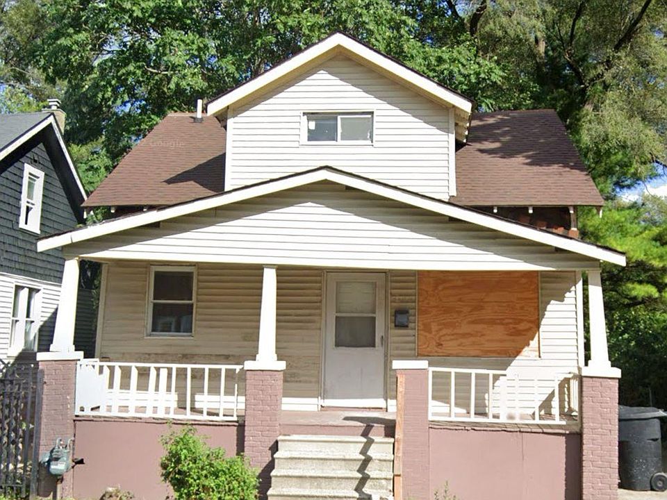1st image of 20164 Russell St