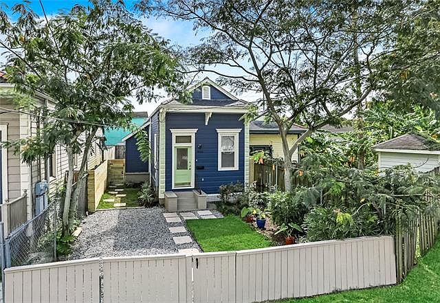 1st image of 2922 Saint Philip St