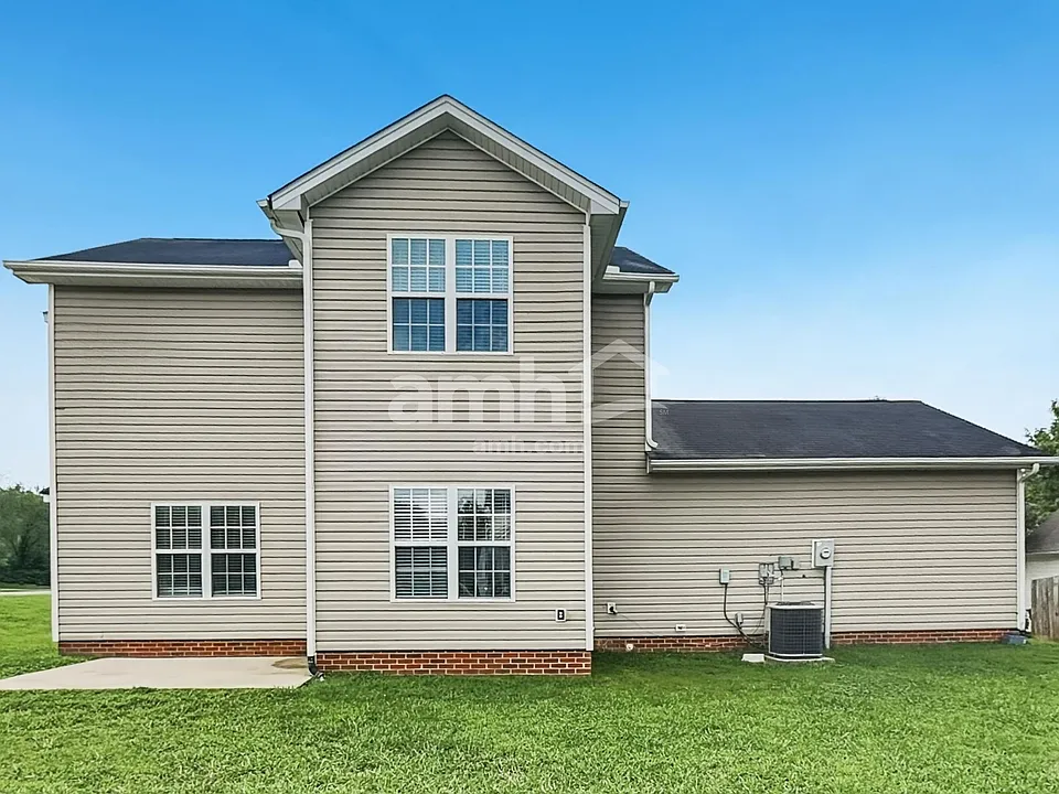 2000 Sweet Gum Ct