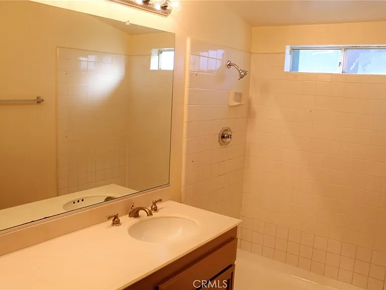 28 Christamon S #28 — Photo 11