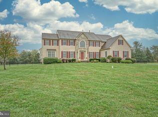 4 Amberwood Ln, Lumberton, NJ 08048