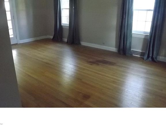 5th image of 22659 Fairmount Blvd