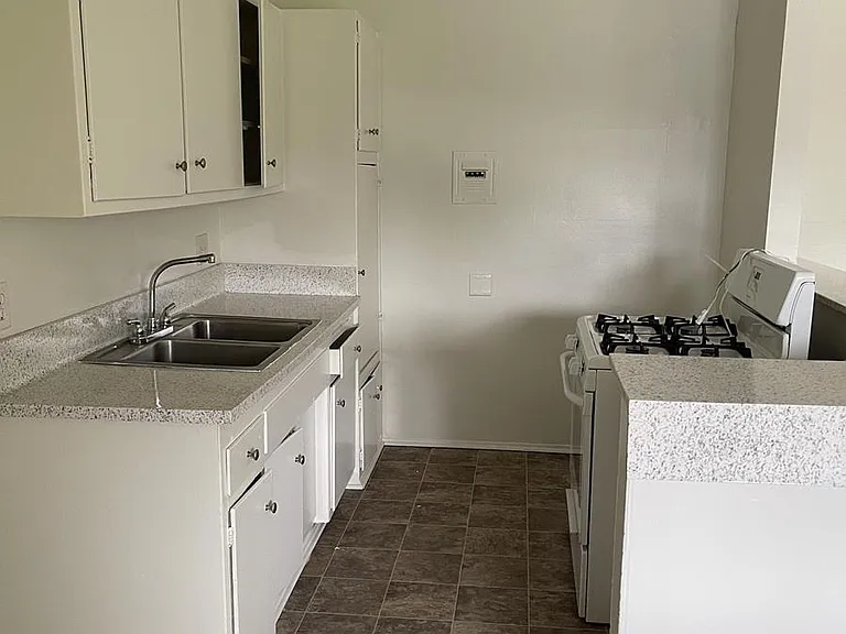 1111-15 W Fay Ln #1115-1 — Photo 5