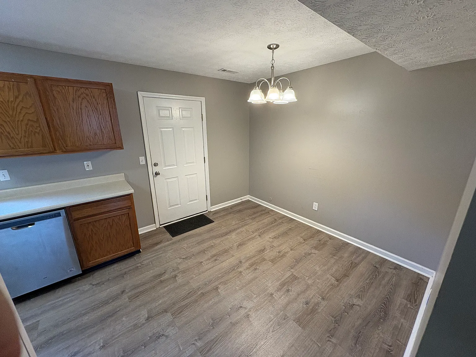 2 bed, $1,350 — Photo 4