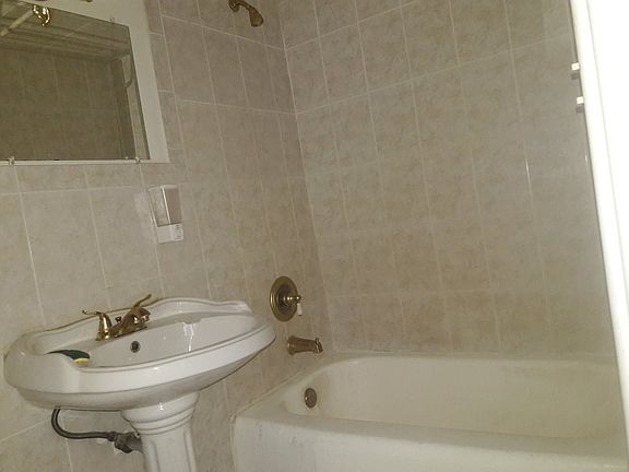 5th image of 4654 Keeney St #2N