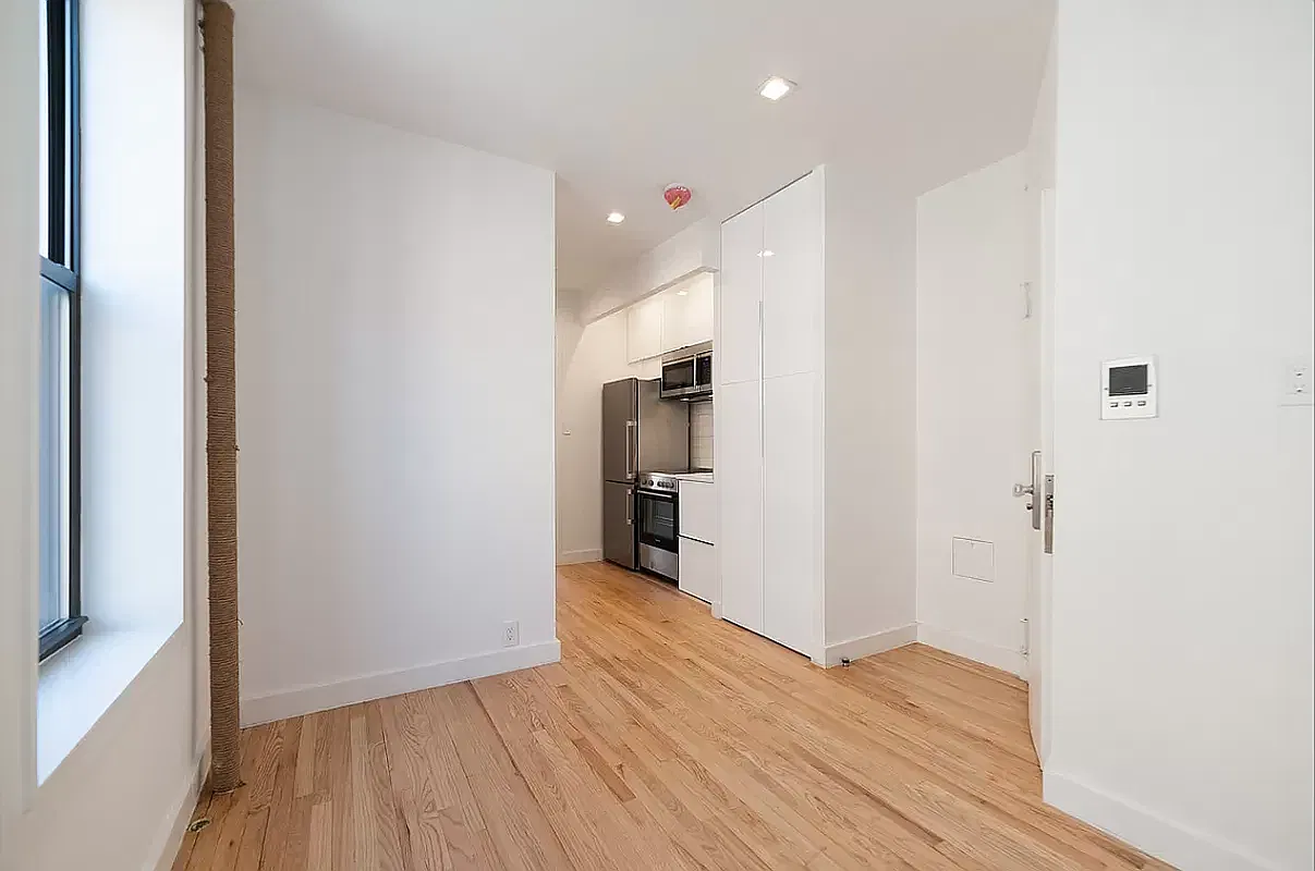 250 Mulberry Street — Photo 1