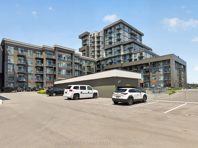 460 Dundas St E #522 — Photo 2
