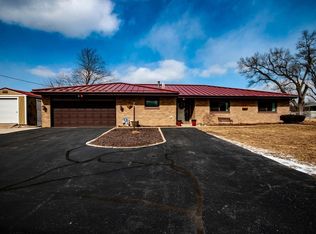 56055 Eastvue Dr, Osceola, IN 46561