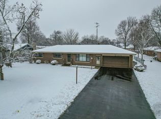 1103 Prairie Ln, Yorkville, IL 60560