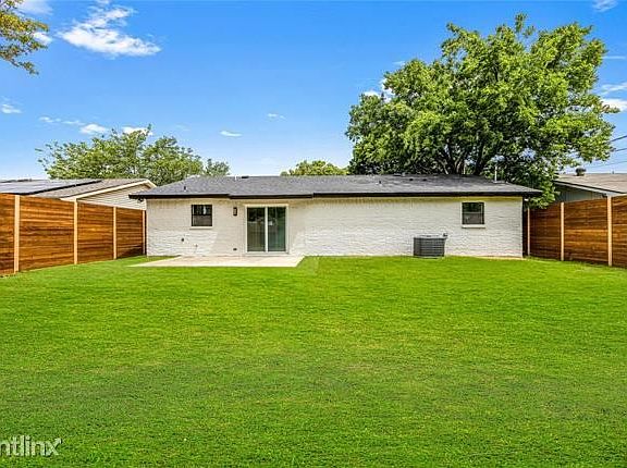 4th image of 1202R Hillwood Dr