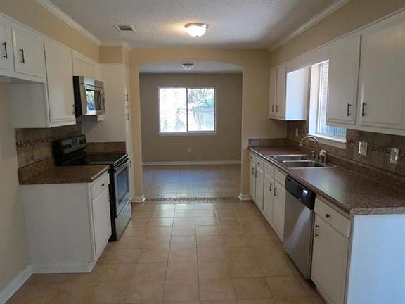 5th image of 3364 El Prado St