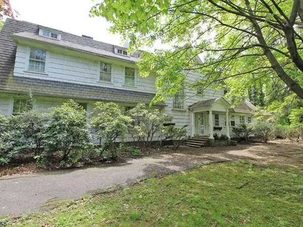 346 New Dover Rd, Colonia, NJ 07067