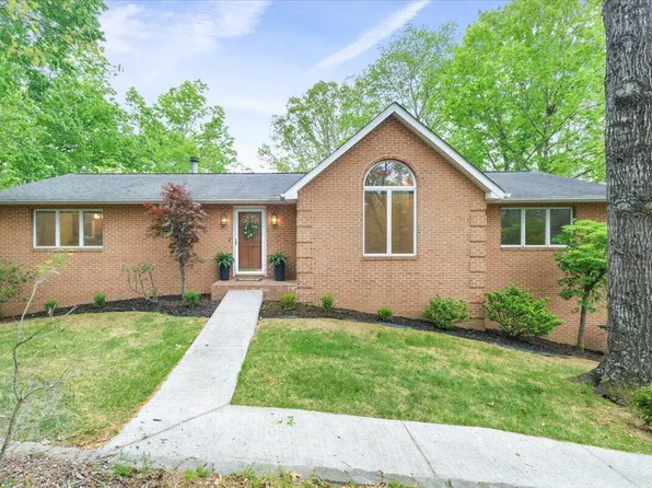 5751 Cox Hopkins Rd, Roanoke, VA 24014