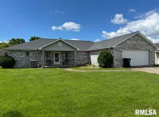 2207 Darren Dr, Marion, IL 62959