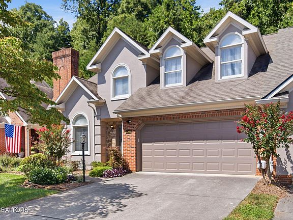 3rd image of 8507 Oxford Dr