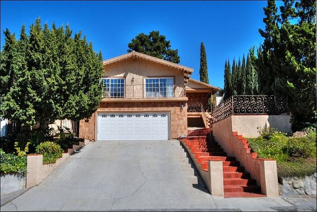 1st image of 2939 Frances Ave