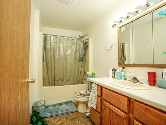 4th image of 110 E Northland Ave