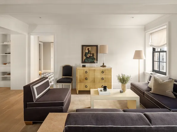 118 West 13th Street image 1 of 5