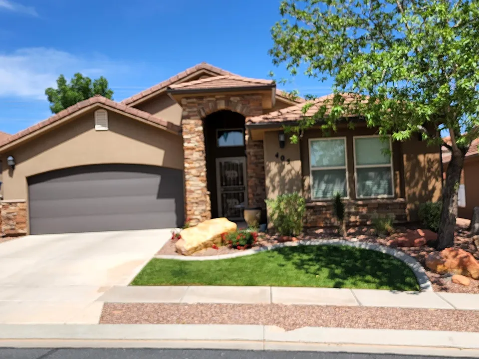2031 E Colorado Dr #405