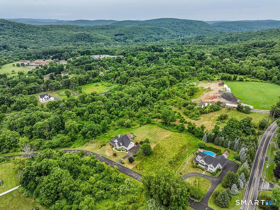 2nd image of 31 Stone Oak Drive