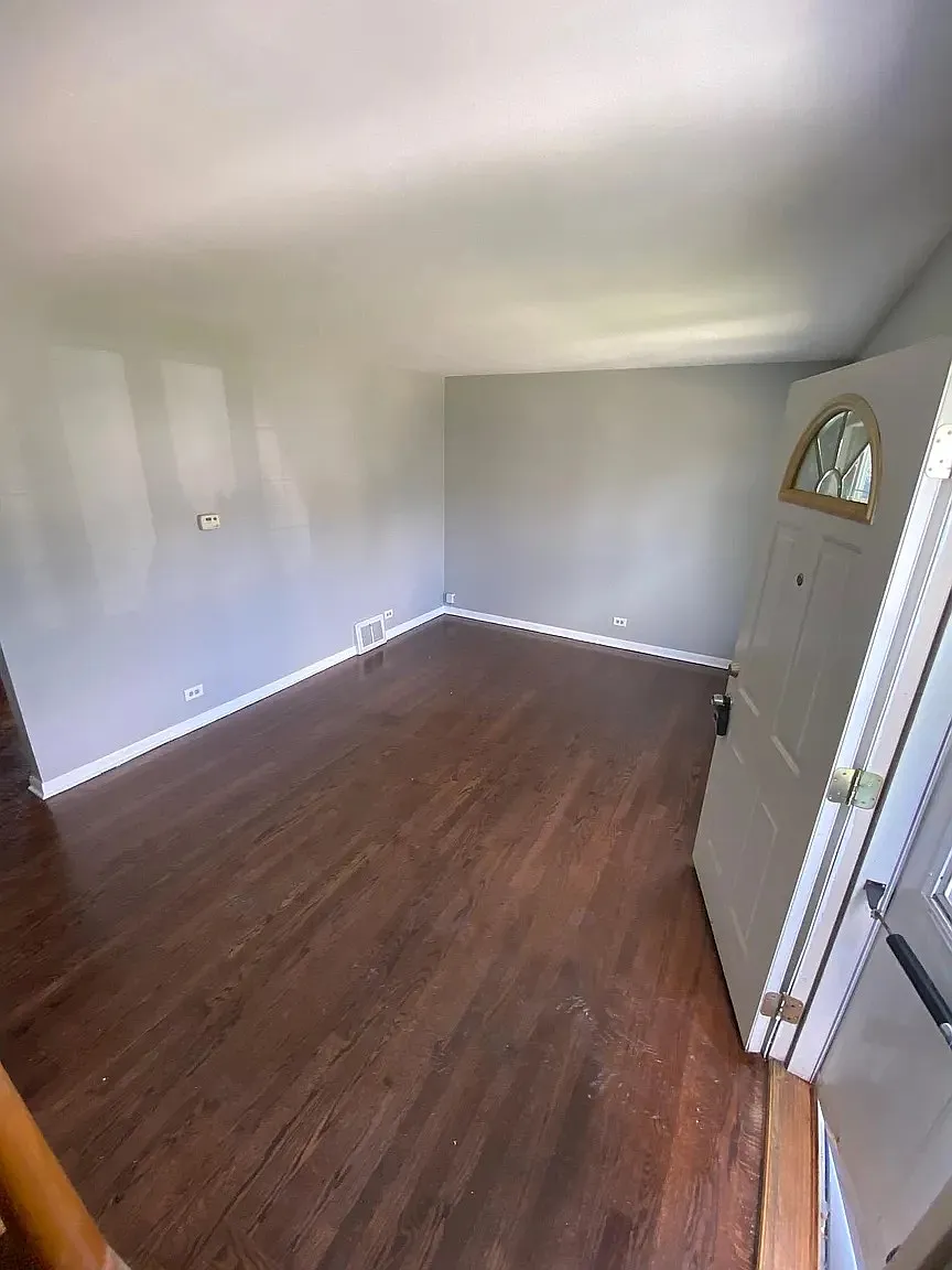 3 bed, 1.5 bath, 1150 sqft, $3,000 — Photo 2