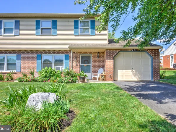 222 Miller Rd, Akron, PA 17501