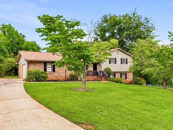 6 Bittersweet Ln, Newnan, GA 30263