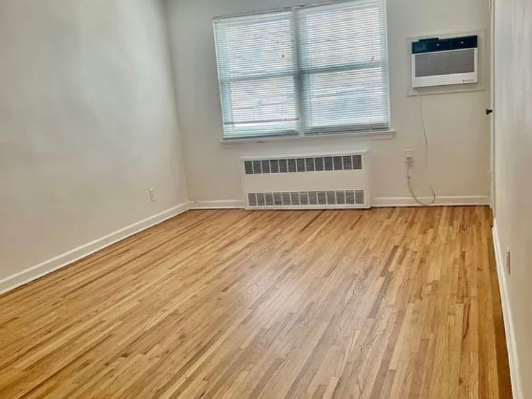 31-14 71st St #2 — Photo 6