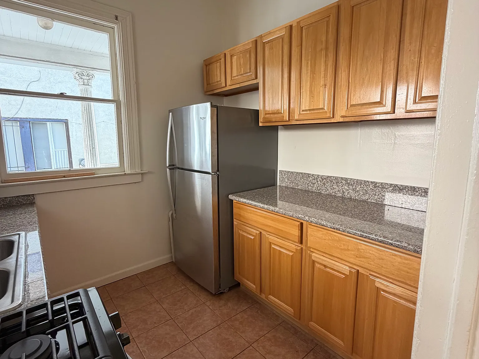 1 bed, 700 sqft, $1,800 — Photo 2