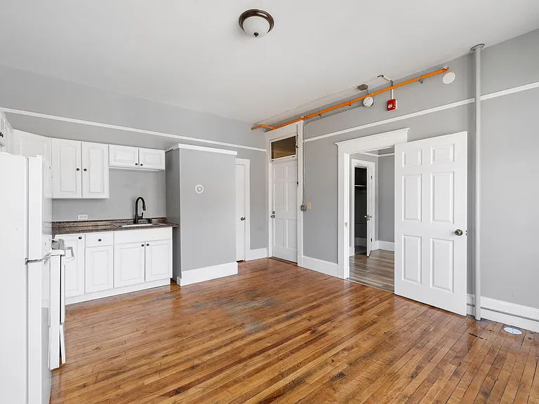 28 N Main St #2 — Photo 4