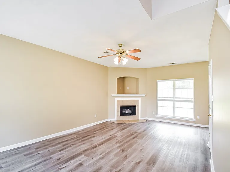 4599 Tulip Bend Dr — Photo 4
