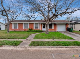 2704 Erwin Ave, Victoria, TX 77901