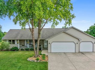 1934 Quindalee Rd, De Pere, WI 54115