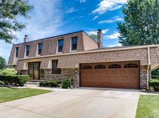 715 Elm Cir, Itasca, IL 60143