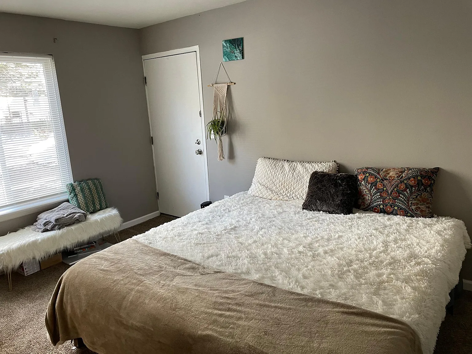 3 bed, 1302 sqft, $5,500 — Photo 3